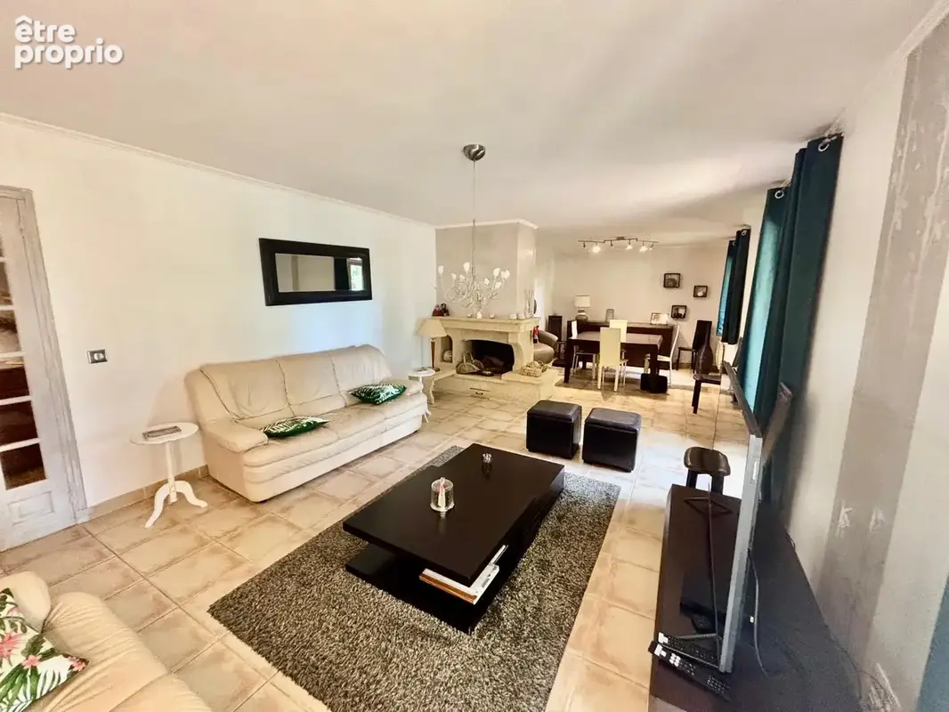 Proche GRIGNAN ,Belle Villa avec piscine, jardin et garage. - photo 2