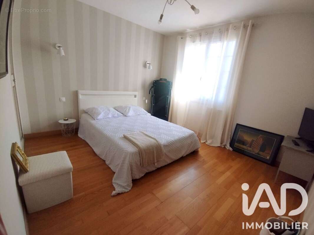 Maison 116 m² à Saint-Denis-Les-Ponts  - photo 5
