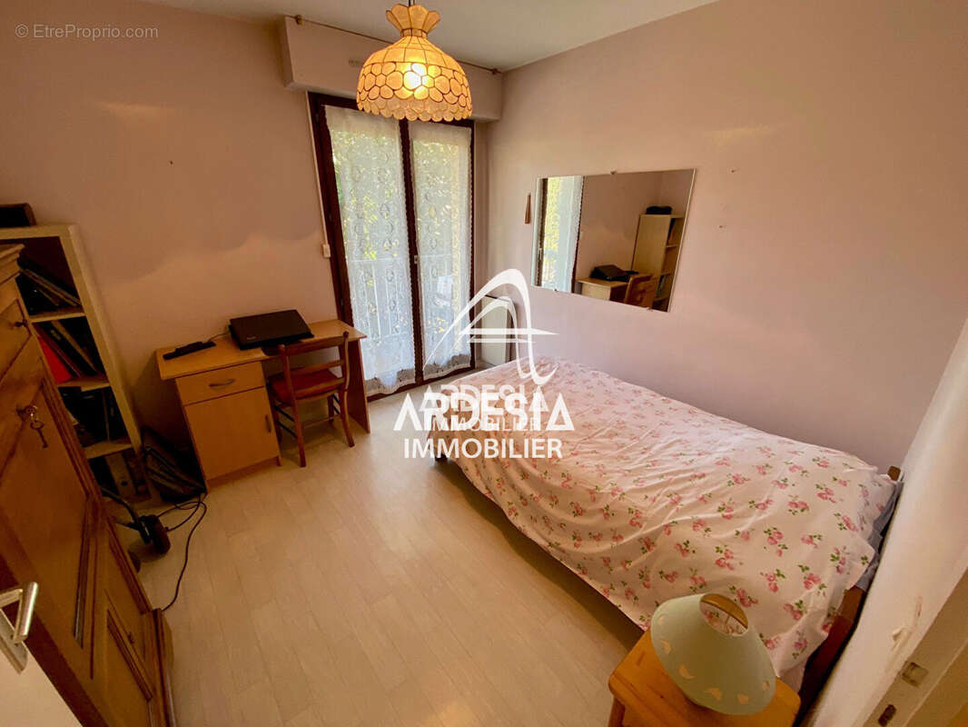 À vendre à Saint-Jean-de-Maurienne   Appartement lumineux avec balcon et garage - photo 5