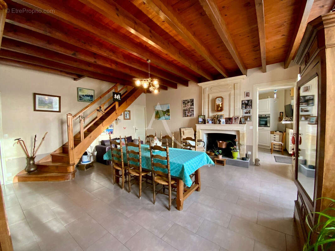 Maison à MIRAMBEAU