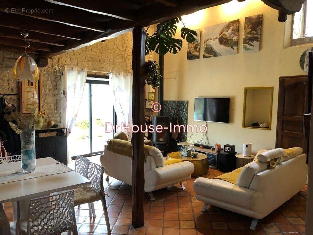 Maison à SAINT-AMANT-DE-BOIXE