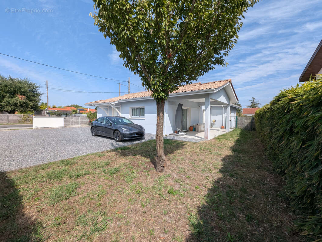 Commerce à GUJAN-MESTRAS