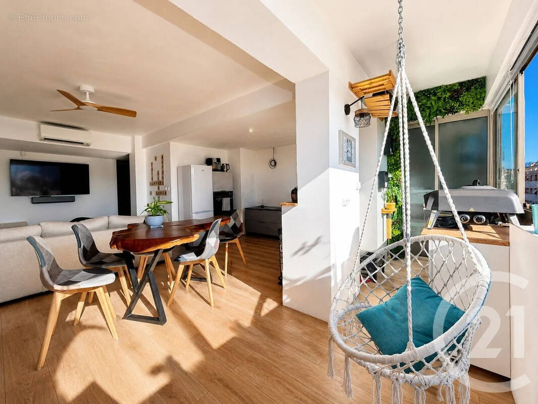 Appartement à SAINT-LAURENT-DU-VAR