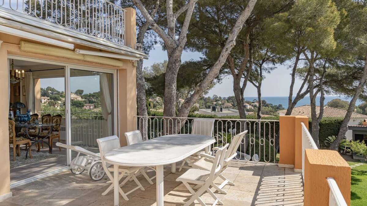 Maison à LES ISSAMBRES