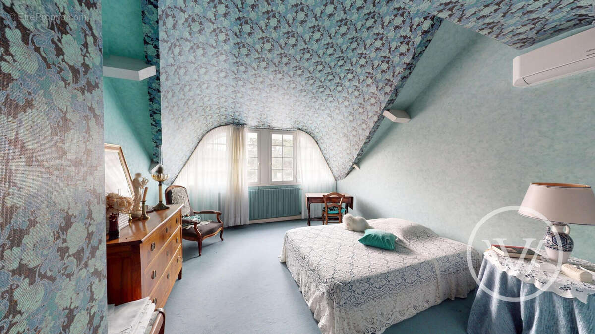 Maison à SAINT-BARTHELEMY-DE-VALS