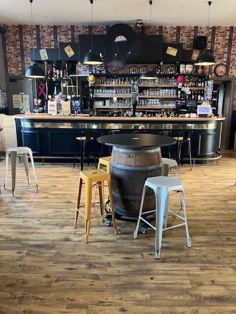 Commerce à LES HERBIERS