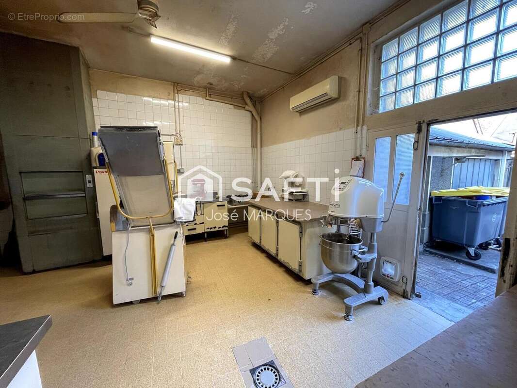 Photo 7 - Commerce à SANDILLON