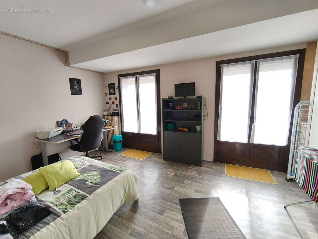 Appartement à VARILHES