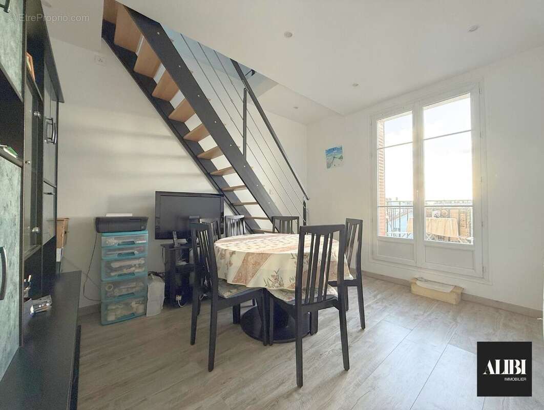 Appartement à SARTROUVILLE