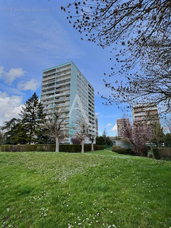 Appartement à THIAIS