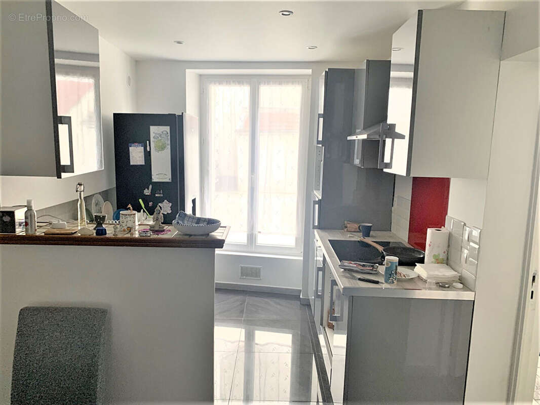 Appartement à LA GARENNE-COLOMBES
