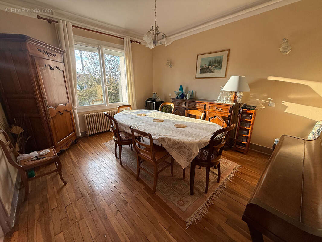 Maison à FLEURY-LES-AUBRAIS