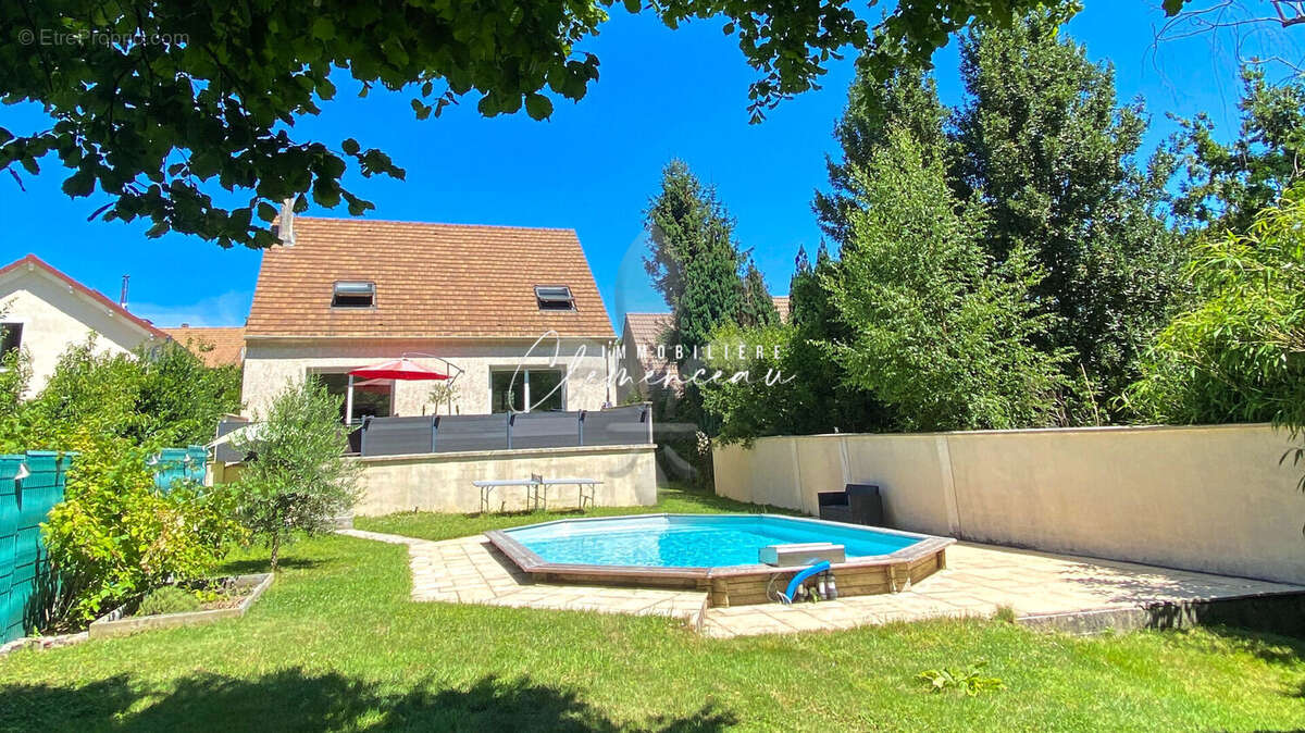 Maison familiale avec piscine - Secteur résidentiel recherché - photo 15