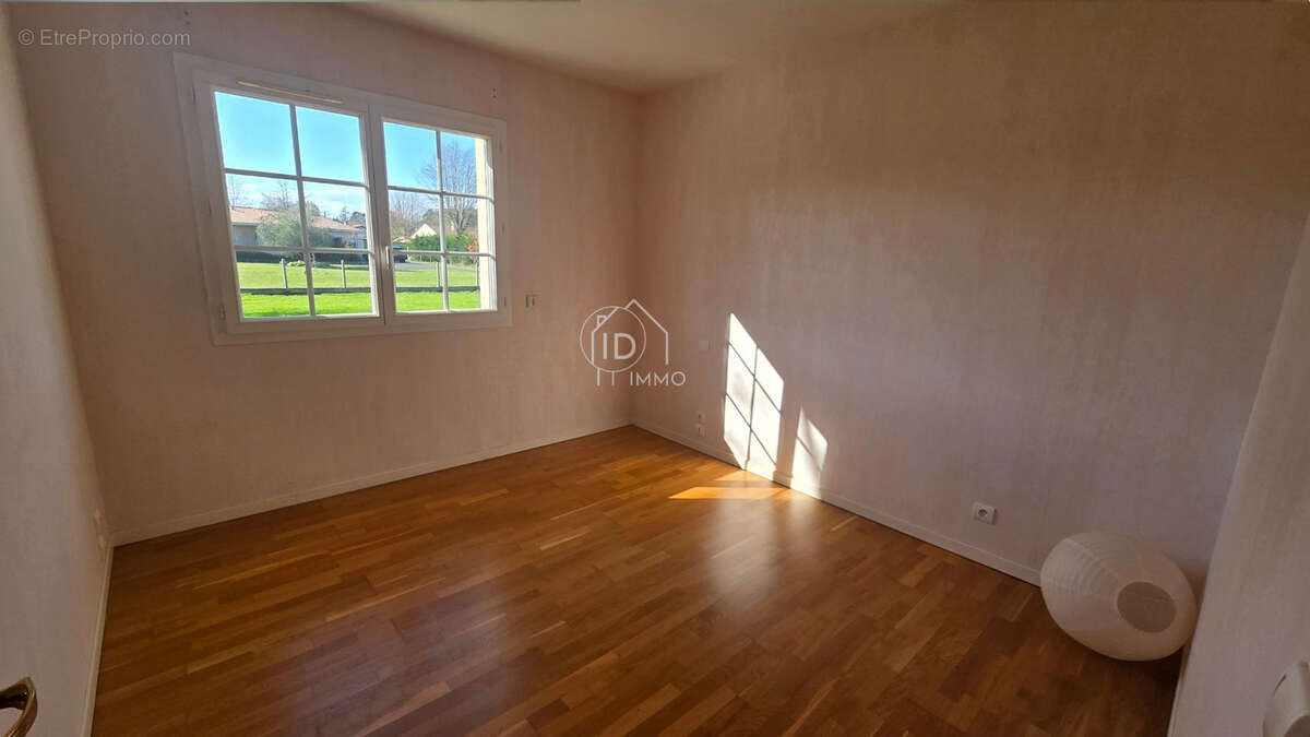 Maison à MONTPON-MENESTEROL