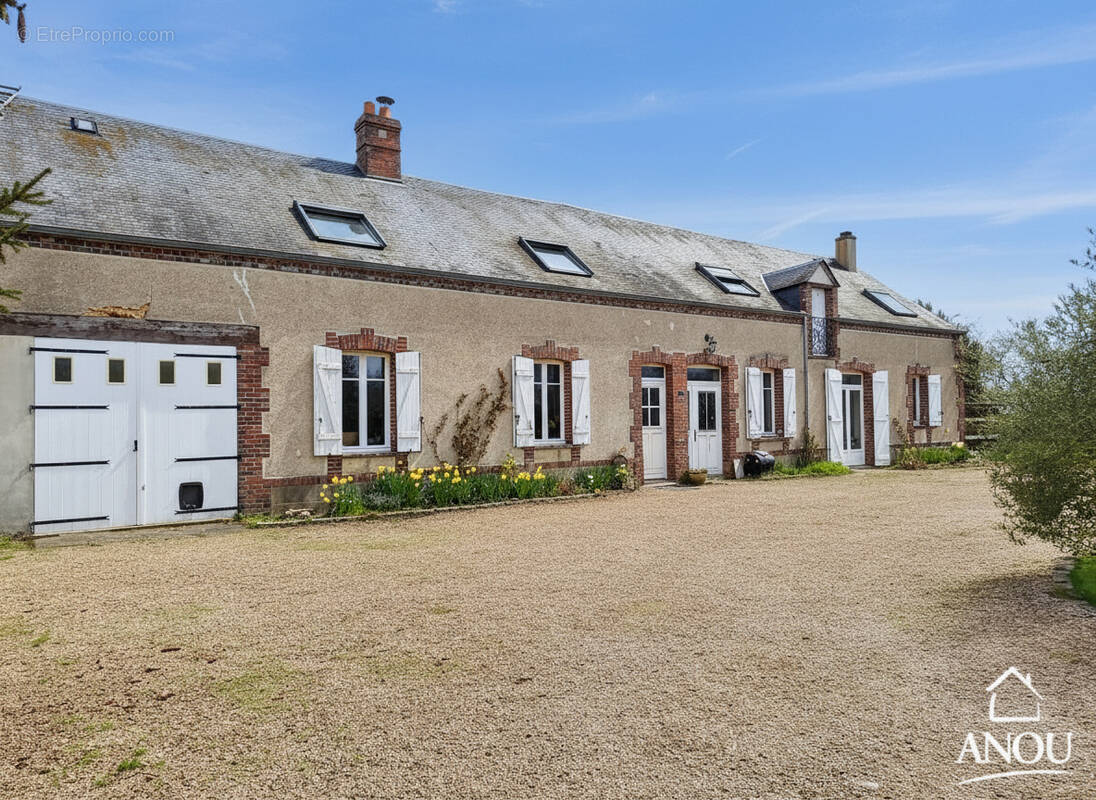 Maison à YEVRES