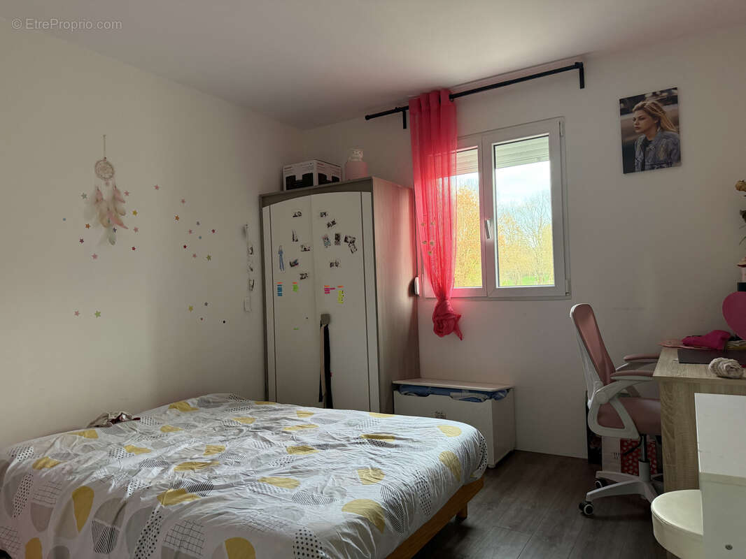 Maison à COURS-DE-PILE