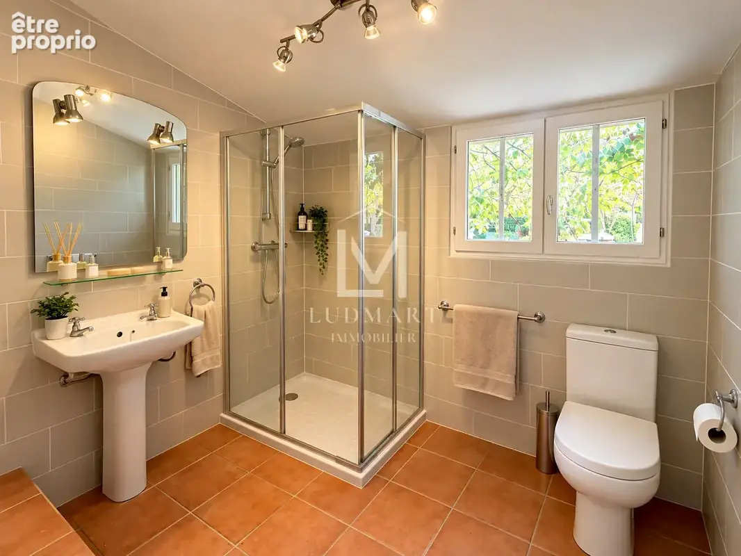 Propriété à vendre à Lorgues   225 m2 habitables, 5 chambres, maison d’amis, piscine et terrain de 4 000 m2 - photo 39