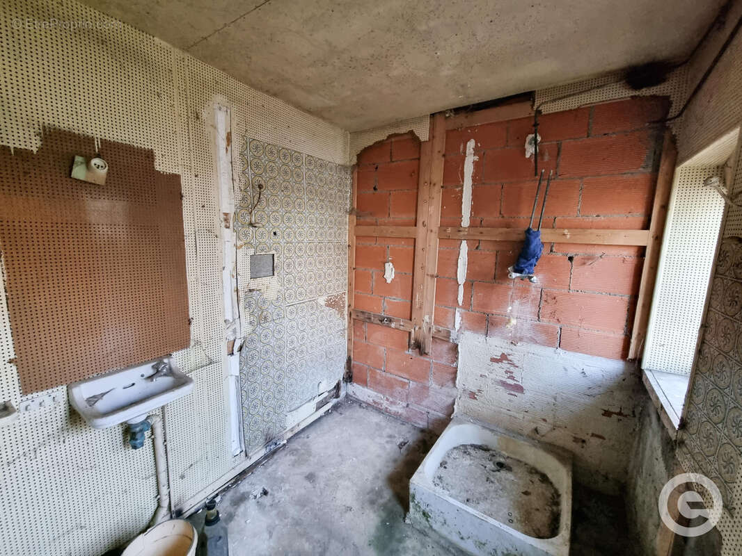 Maison 5 pièces 143m2 à rénover proche Vézelay - photo 5