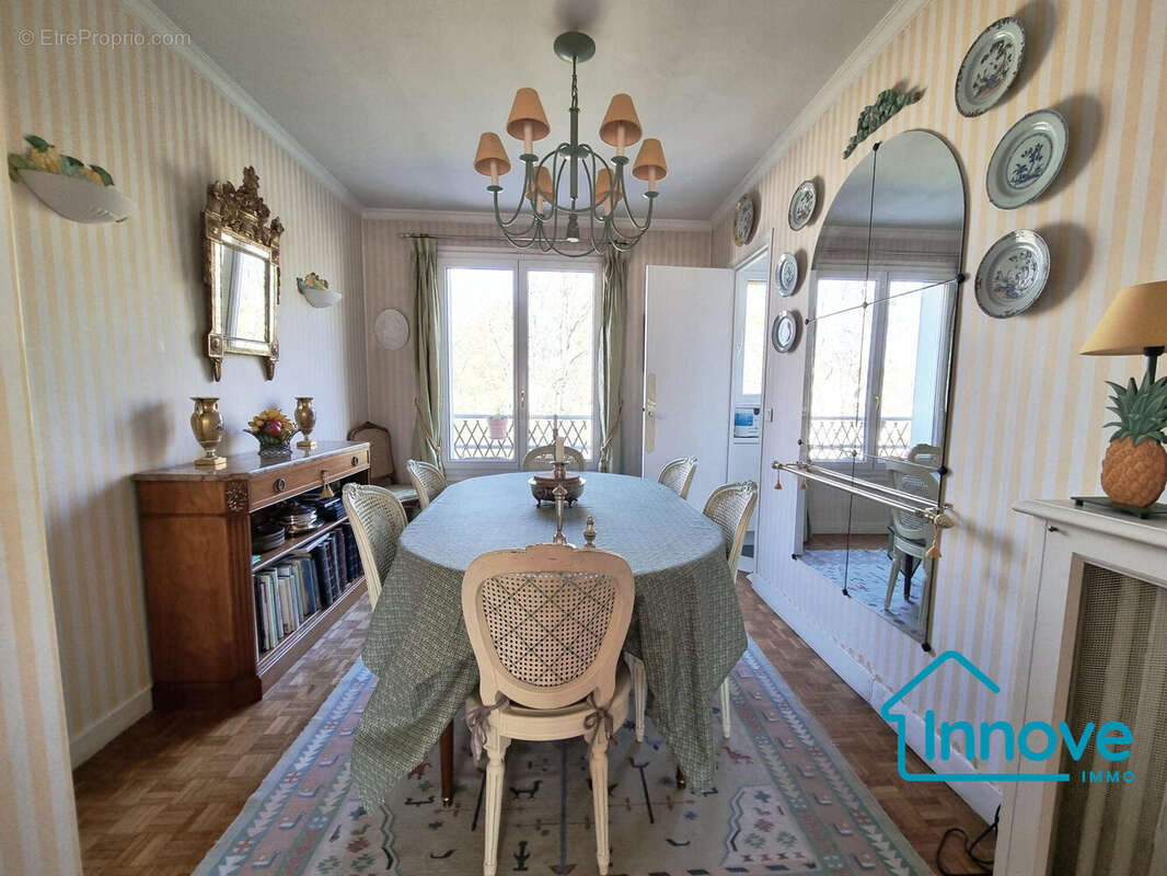Appartement à VERSAILLES