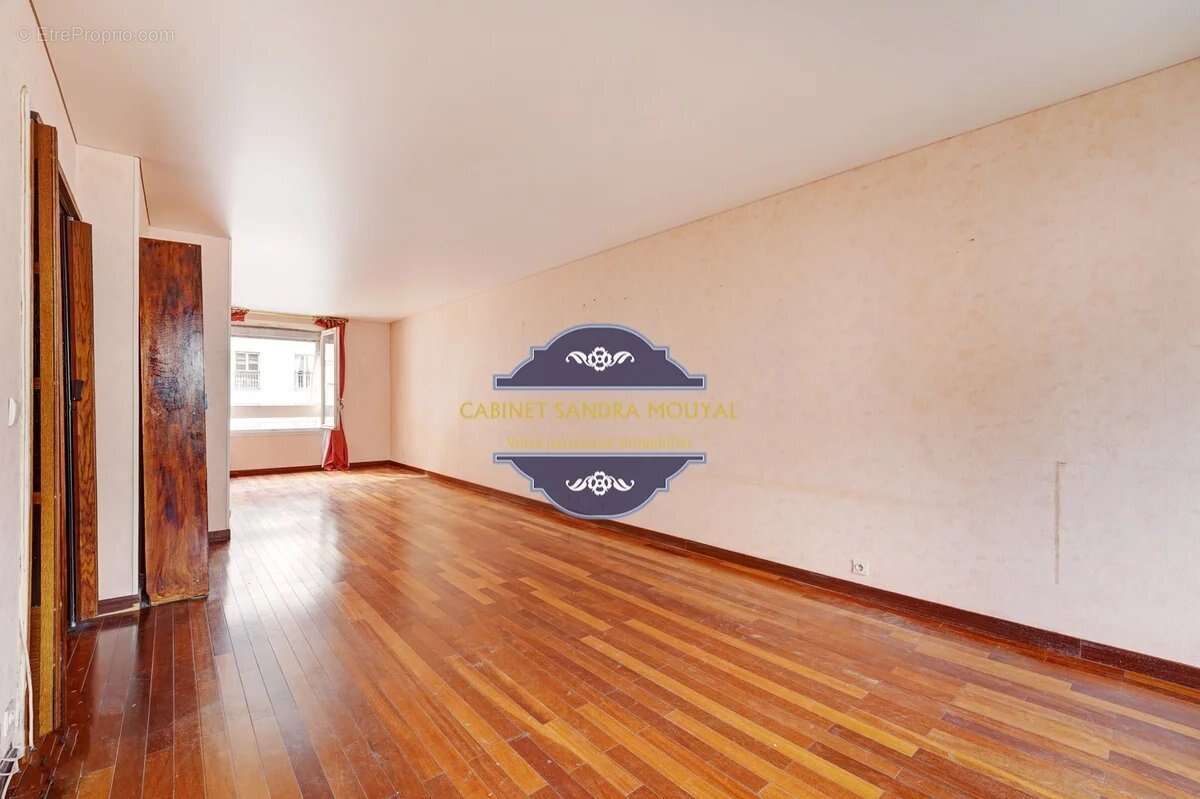 Appartement à PARIS-3E