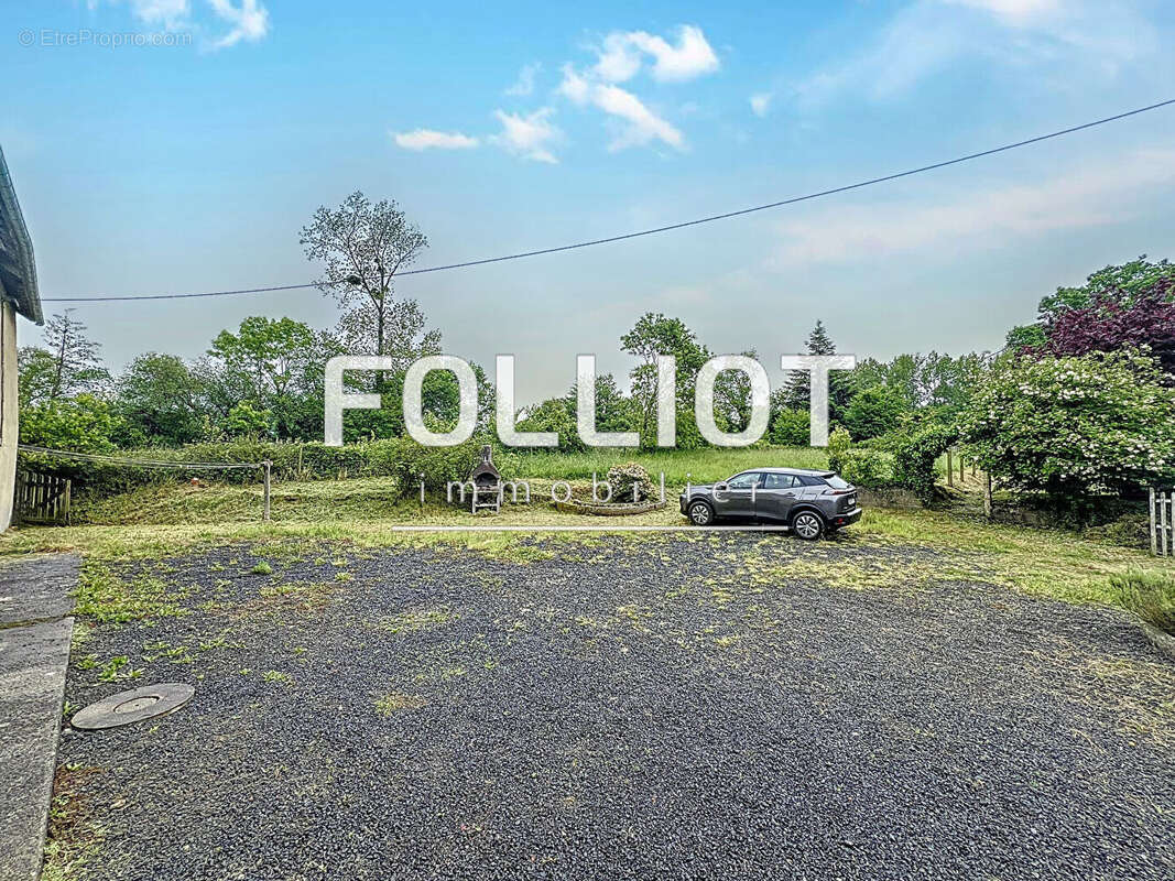 Maison à CERISY-LA-SALLE