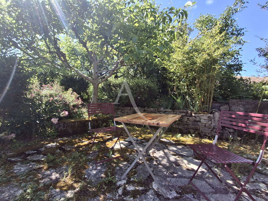 Maison à ROQUEREDONDE