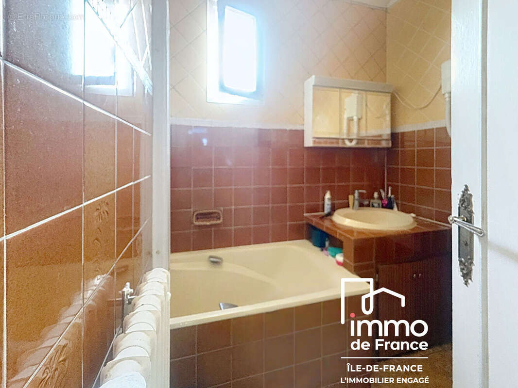 Maison familiale 5 pièces  Centre-ville du Blanc-Mesnill terrain 311 m2 - photo 13