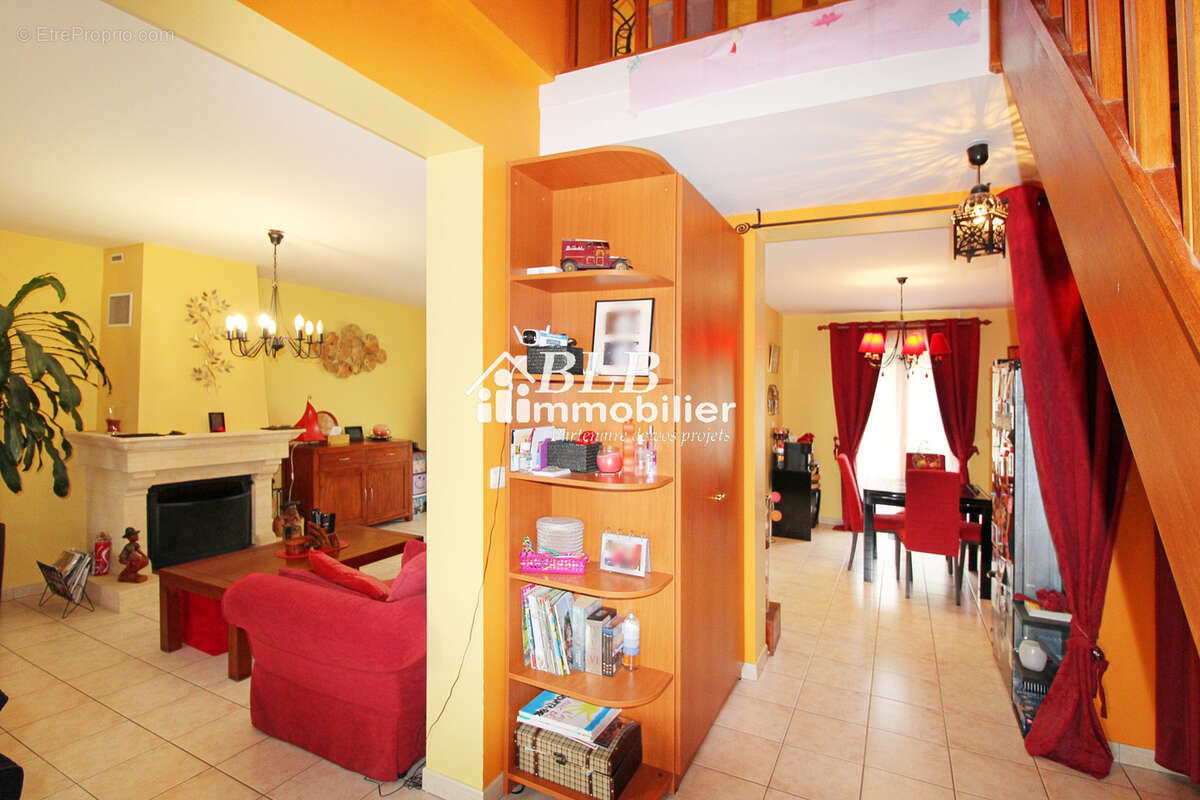 Maison 7 pièces 196m2 4 chambres + véranda chauffée + garage - photo 3