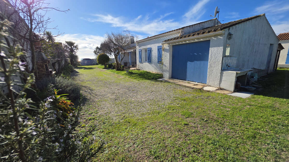 Maison à LA BREE-LES-BAINS