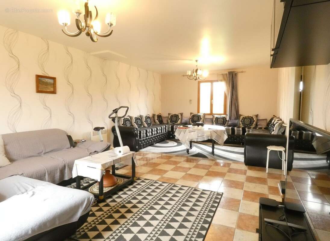 Maison à VIENNE-EN-VAL