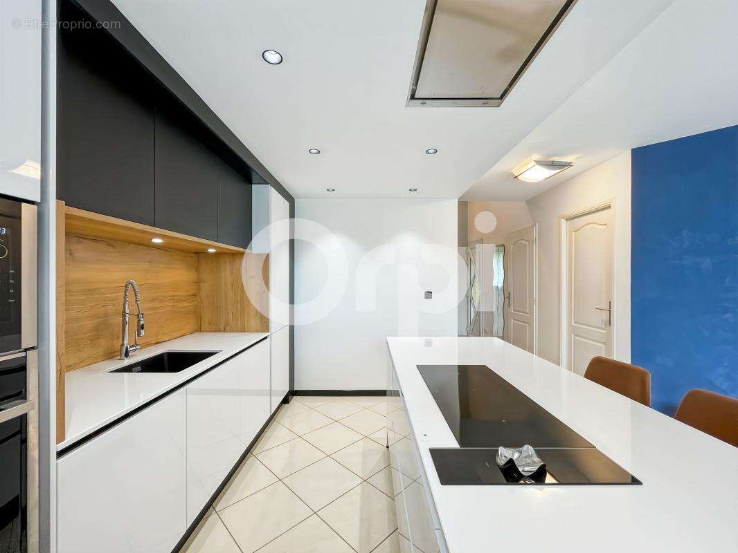 Maison à SAINT-SEBASTIEN-DE-MORSENT