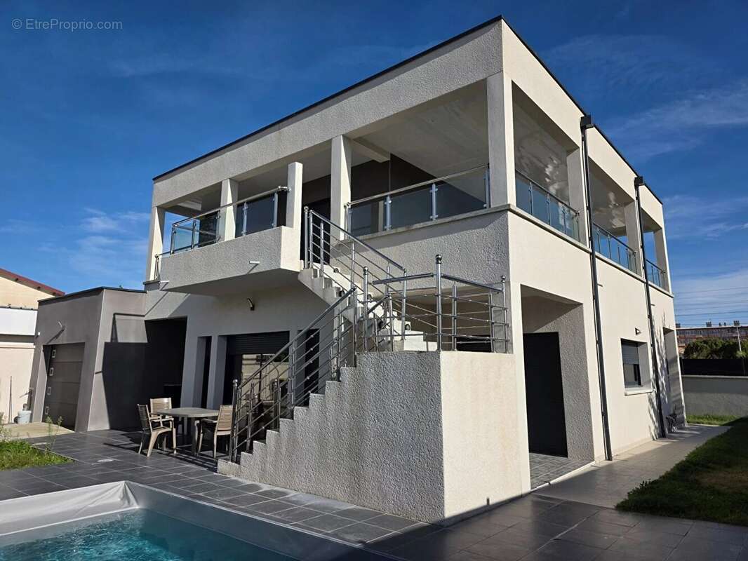 Maison à ROMANS-SUR-ISERE