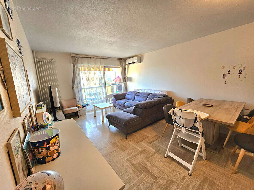 Appartement à MANDELIEU-LA-NAPOULE
