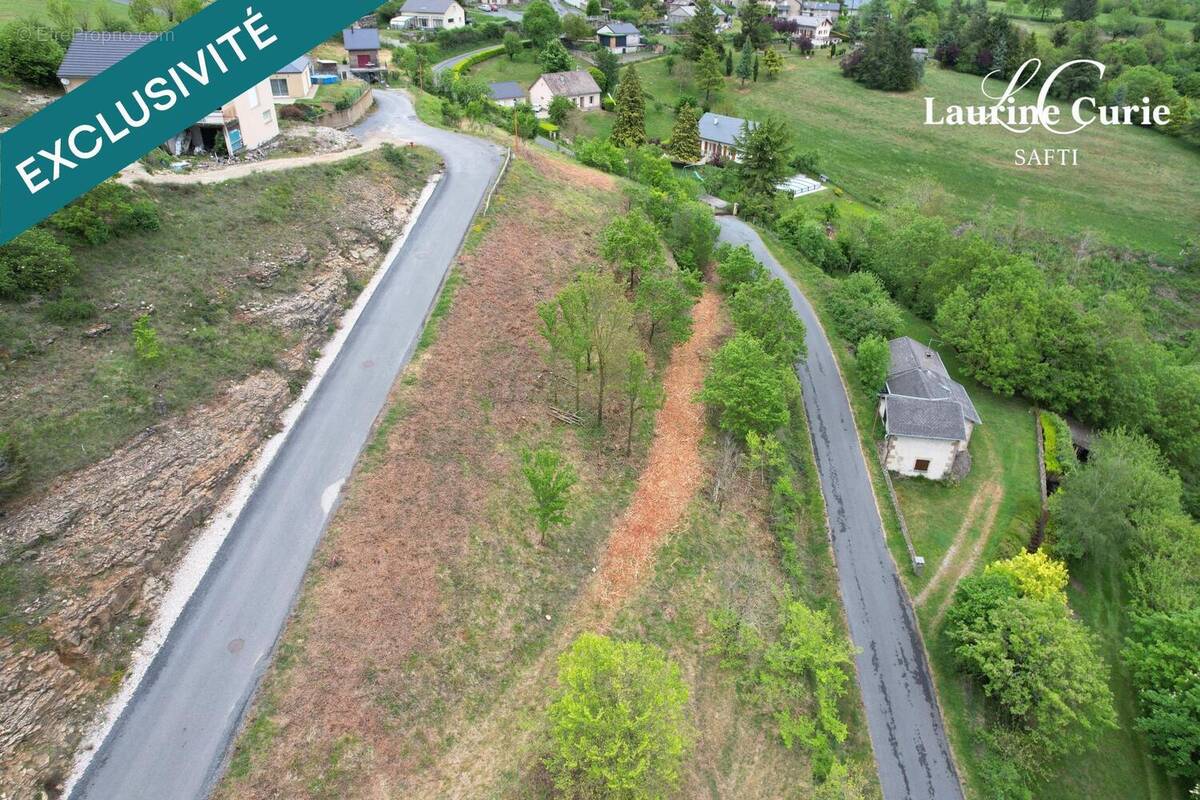 Photo 1 - Terrain à SAINT-LAURENT-DE-LEVEZOU