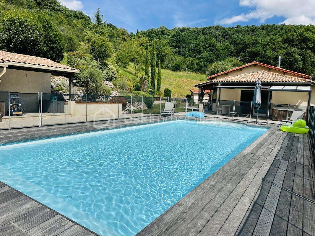 Propriete dans un environnement privilegie- îlot de fraicheur de 1,5 hectare avec vue sur la vallee de la garonne - photo 3