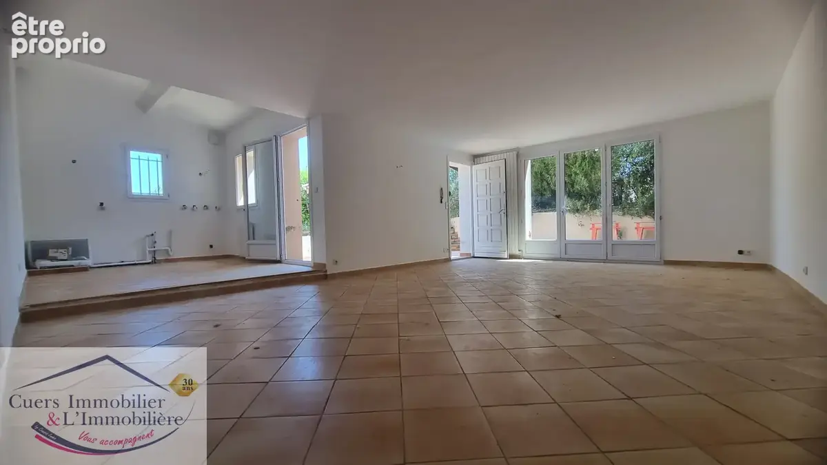 La crau, propriete  avec 2 logements developpant 337m2 habitables, avec piscine - photo 32