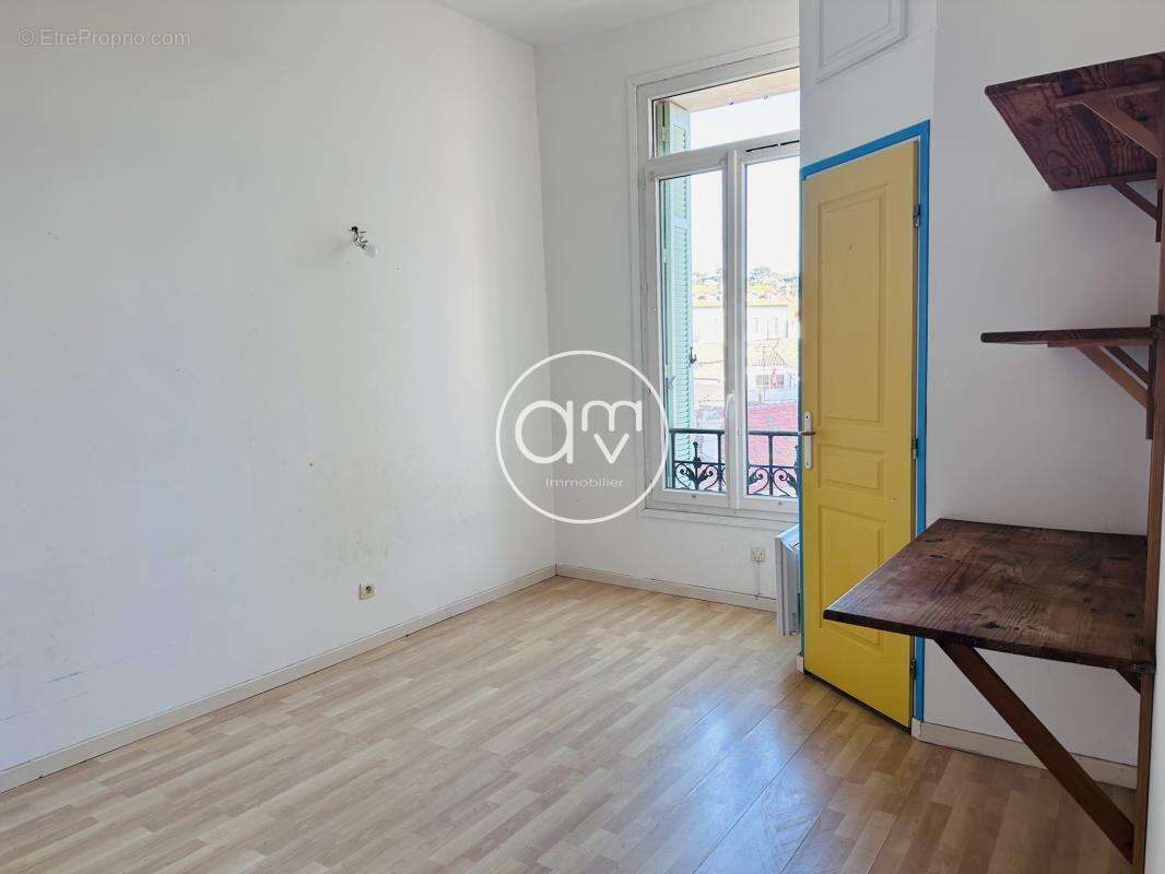 Appartement à HYERES