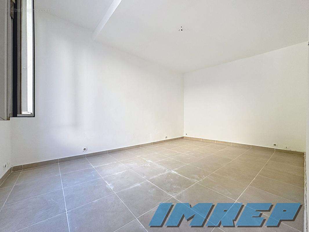 Appartement à MARSEILLE-5E