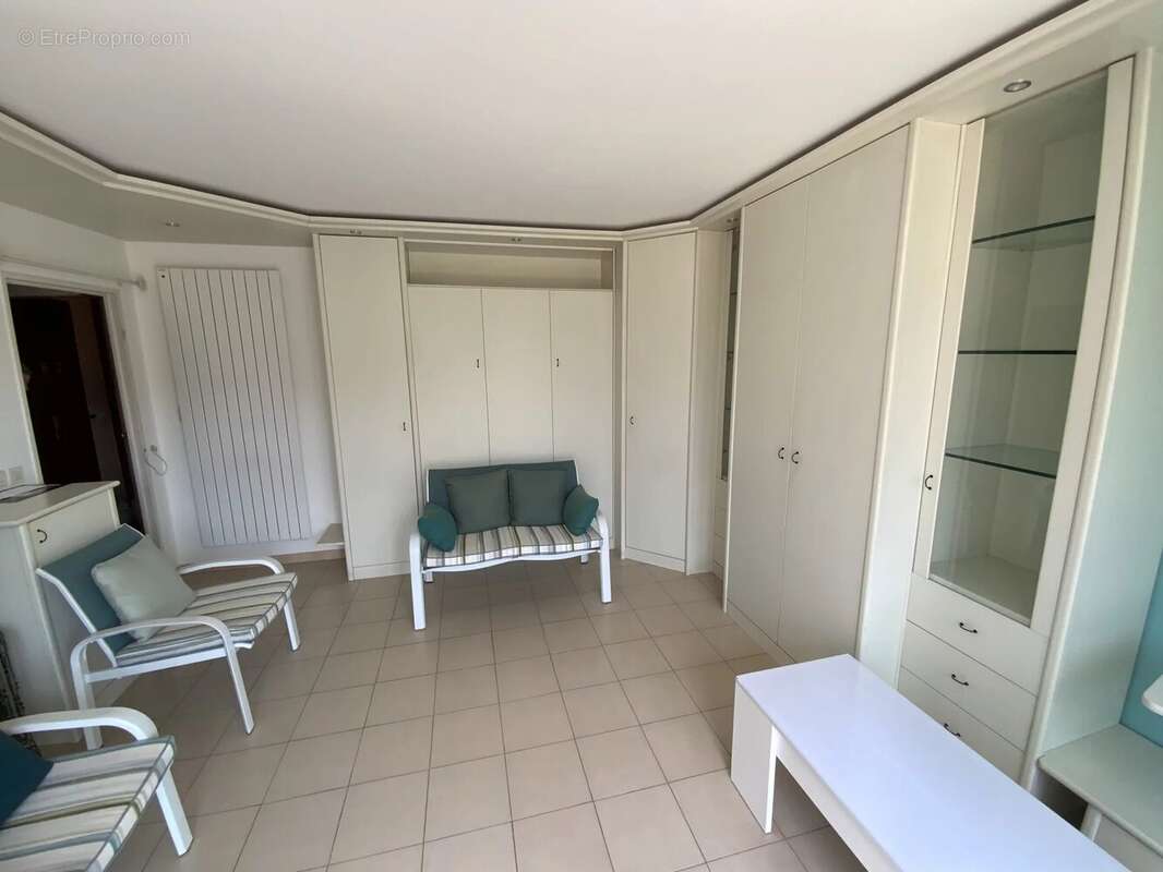 Menton Riviera grand studio de 32 m2, dernier étage, belle terrasse de 14 m2 - photo 9