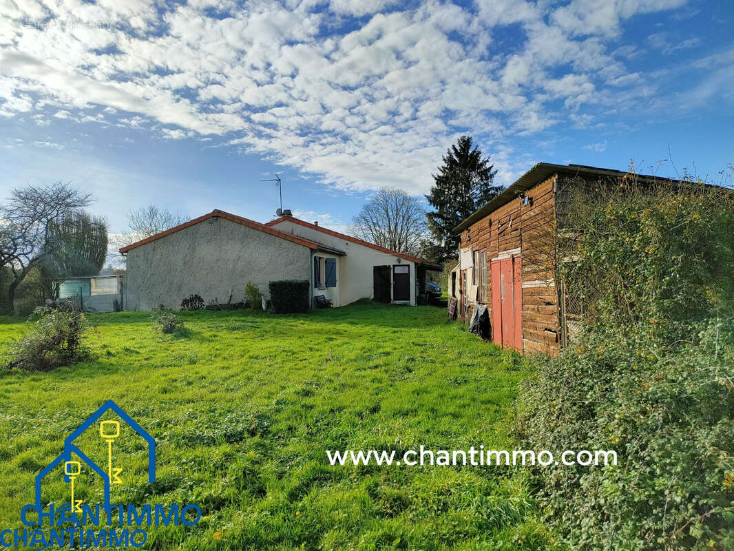 Maison à LA CAILLERE-SAINT-HILAIRE