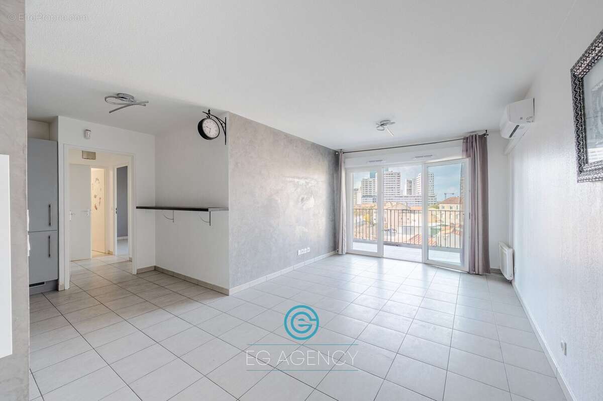Appartement à MARSEILLE-3E