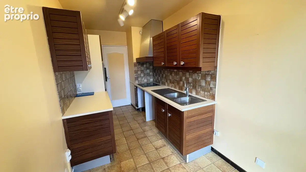 VAUJOURS   Appartement F4 avec balcon et parking en sous-sol - photo 7