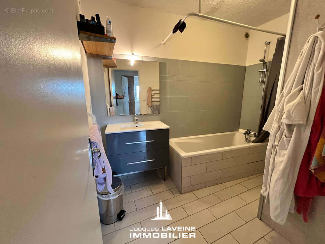 Appartement à CUVRY