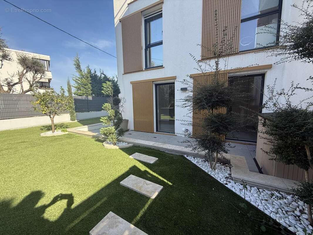 Appartement à VILLENEUVE-LOUBET
