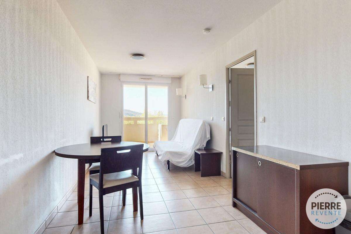 Appartement à SIX-FOURS-LES-PLAGES