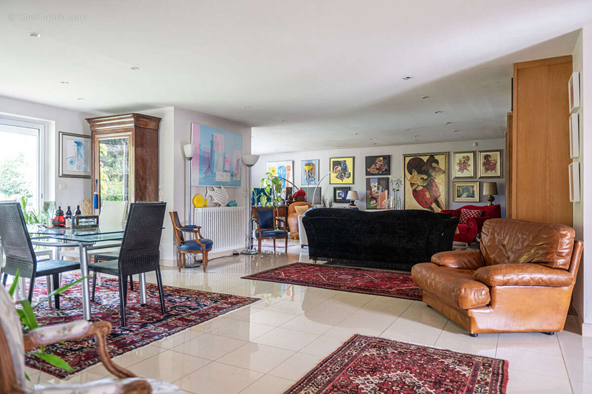 Maison à SAINT-SEBASTIEN-SUR-LOIRE