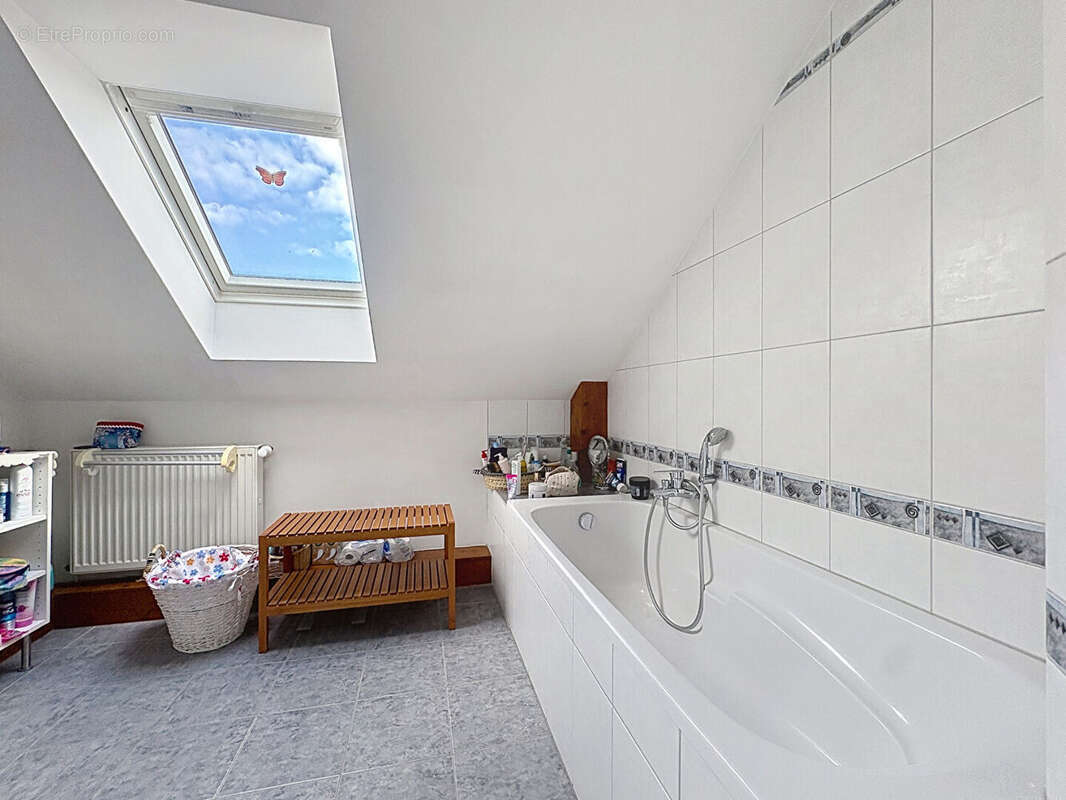 Exclusivité - Maison avec cour et dépendance à Schwenheim - photo 9