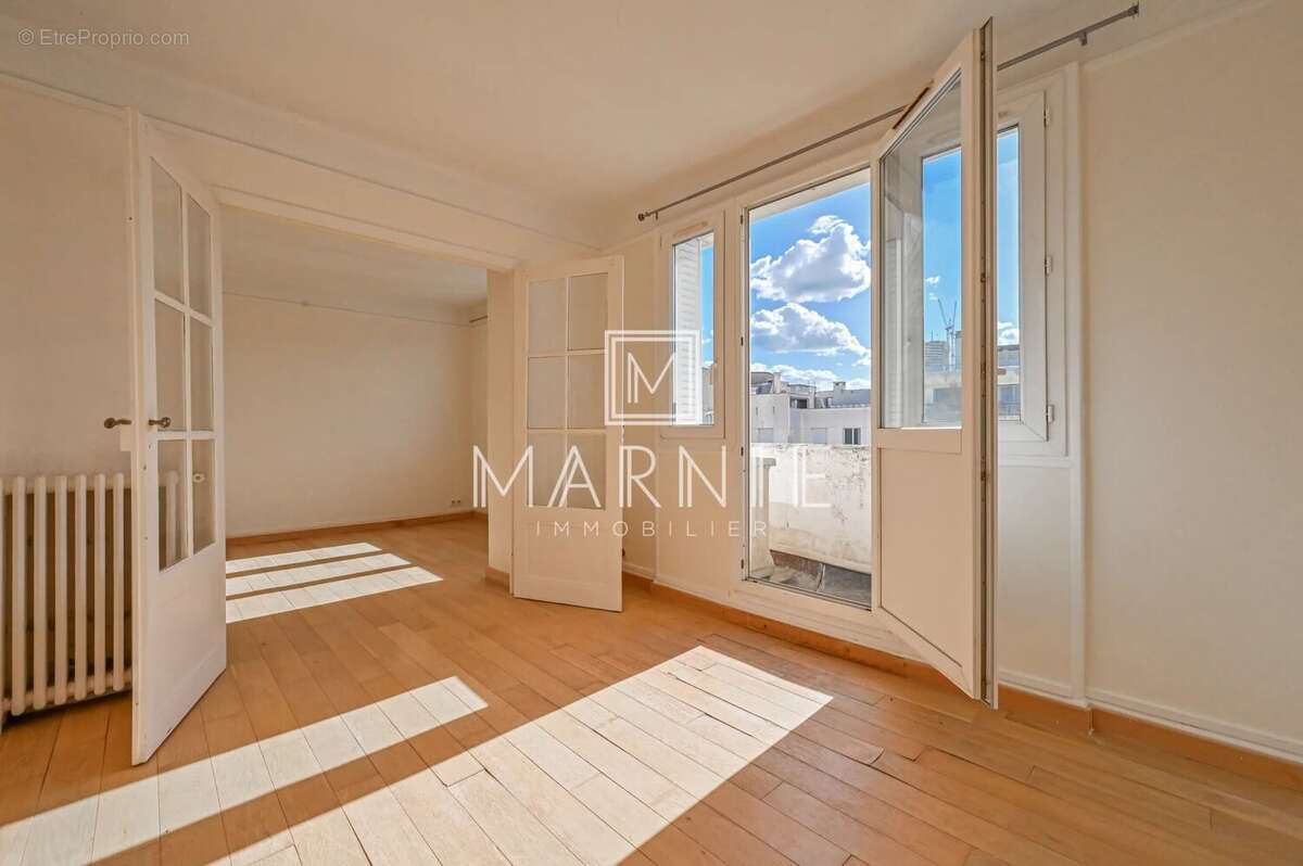 Appartement à PARIS-15E