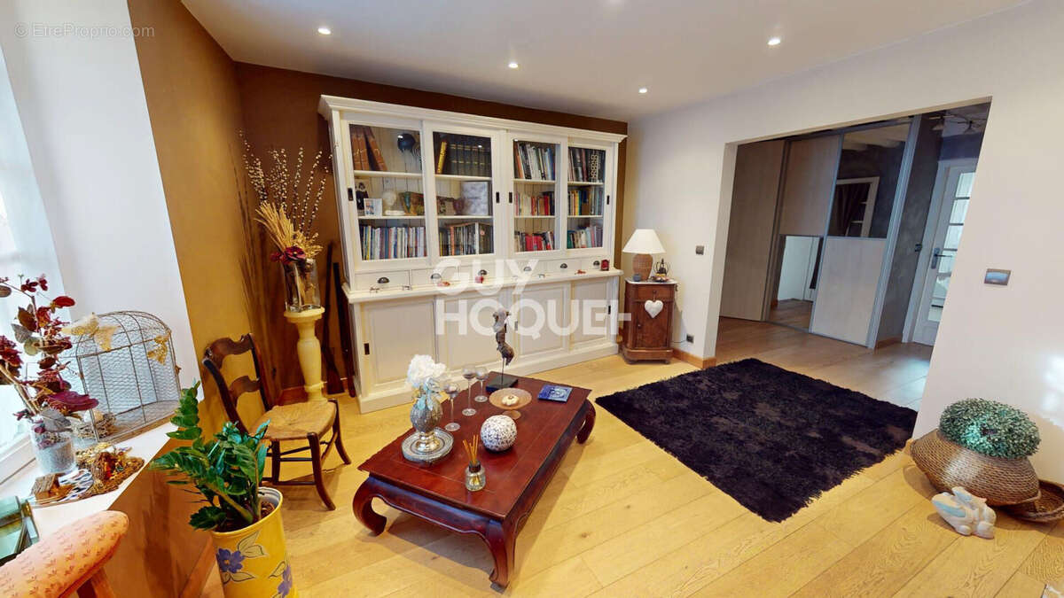 Maison à COURSON-MONTELOUP