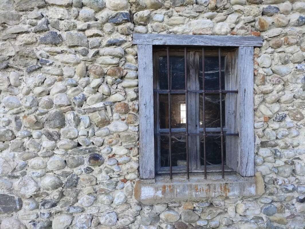 Appartement à SAINT-JEAN-D&#039;AVELANNE